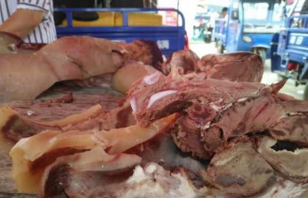 9393体育原生安卓版东北农村集市上卖牛肉45一斤牛肉被疯抢回家“酱”上超级香(图2)