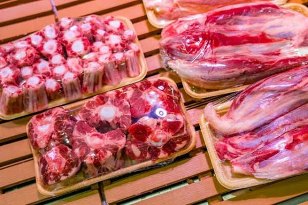 9393体育官网国产牛肉大降价现在牛肉价格多少钱一斤？4月牛肉行情走势预测(图1)